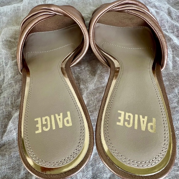 SOLD! Paige Metallic Leather Sandals with Kitten Heels - Size 9 - Picture 11 of 12